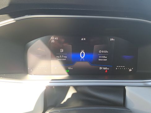 New 2026 Volkswagen Taos SE image 18