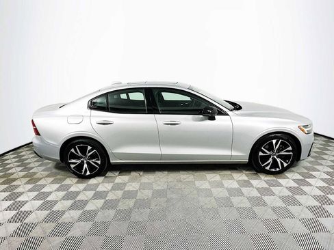 Used 2025 Volvo S60 B5 Core image 8