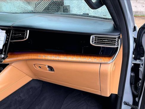 Used 2023 Jeep Grand Wagoneer Series III AWD/4WD image 23