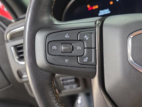 Used 2022 GMC Yukon AT4 w/ Technology Package AWD/4WD image 17