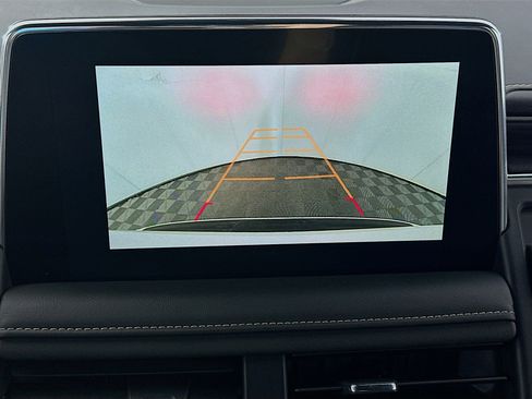 Used 2024 GMC Yukon SLT image 23