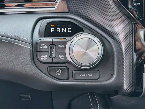 Used 2025 RAM 1500 Limited AWD/4WD image 18