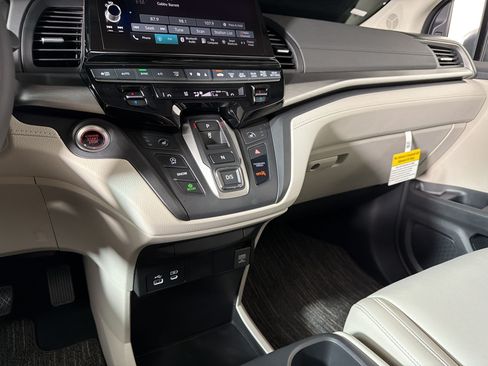 New 2026 Honda Odyssey EX-L image 24