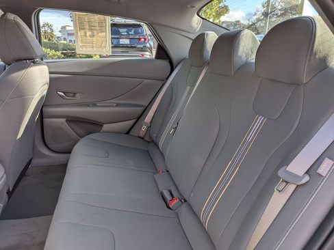 Used 2025 Hyundai Elantra Sport image 29