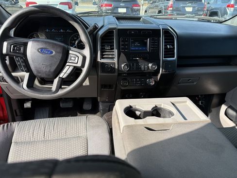 Used 2015 Ford F150 XLT image 11