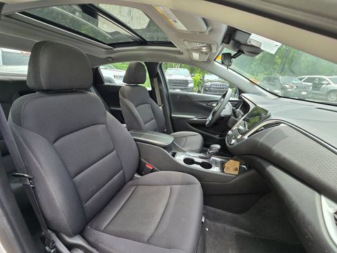 Used 2024 Chevrolet Malibu LT FWD image 17