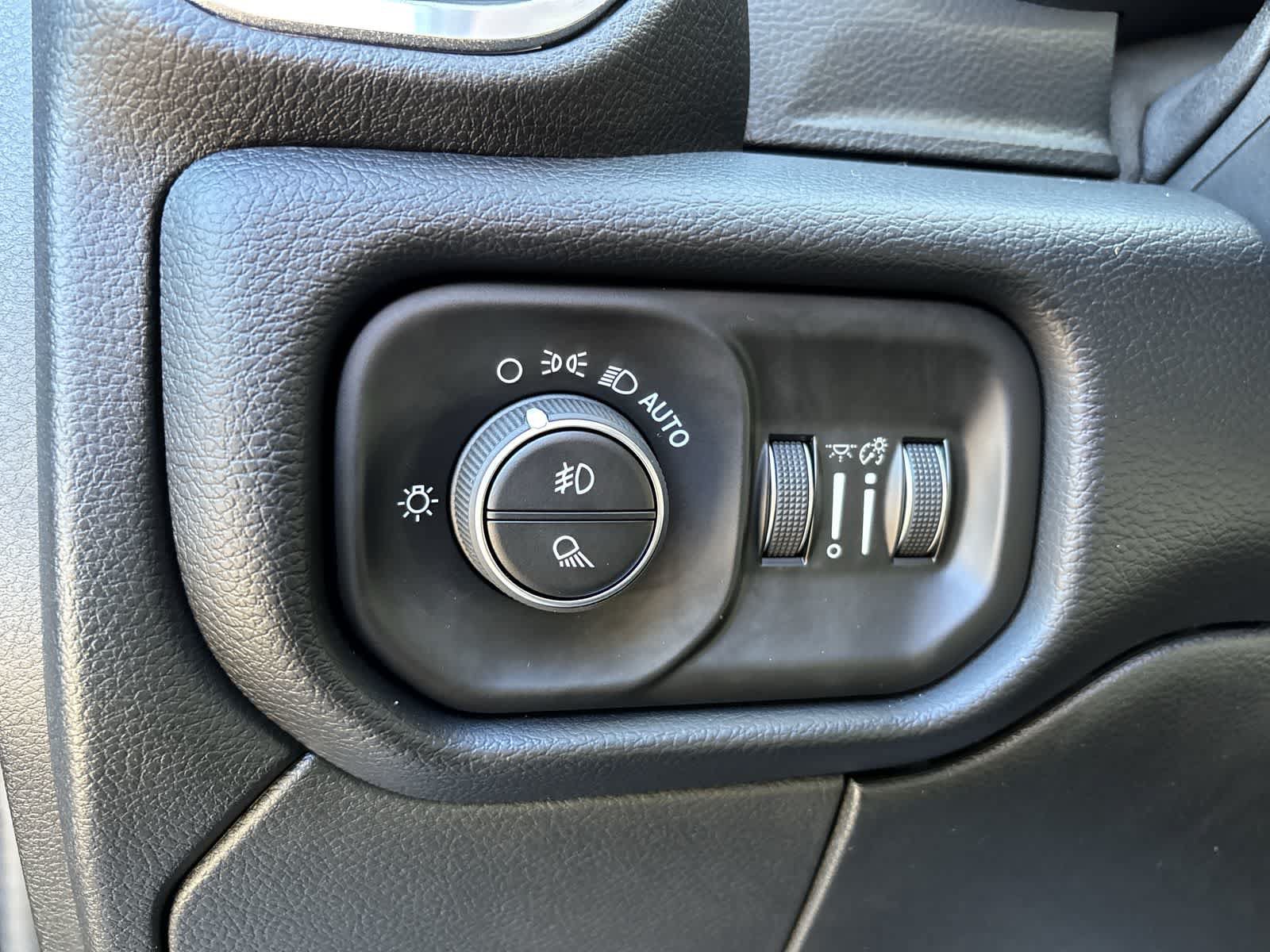 Used 2020 RAM 2500 Laramie AWD/4WD image 11