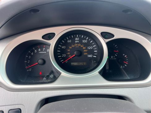 Used 2004 Toyota Highlander 4WD V6 image 18