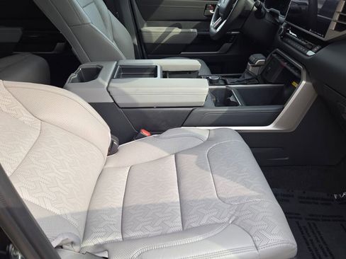Used 2023 Toyota Tundra Limited AWD/4WD image 7