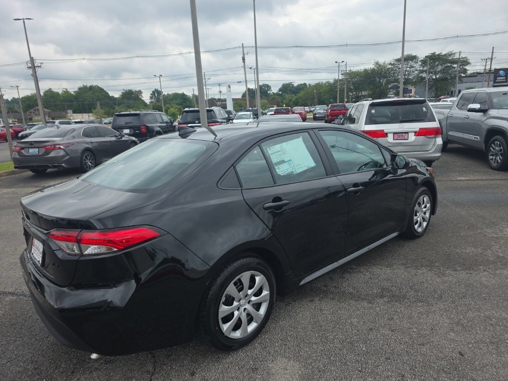 New 2026 Toyota Corolla LE FWD image 4