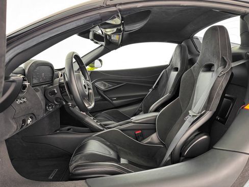Used 2022 McLaren 720S Performance image 13
