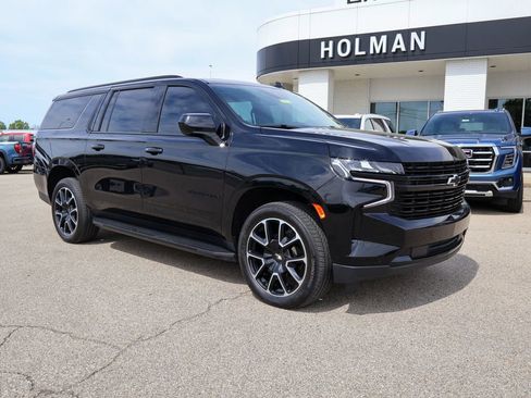 Used 2023 Chevrolet Suburban RST AWD/4WD image 1