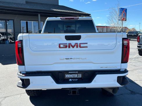 Used 2025 GMC Sierra 3500 Denali image 4