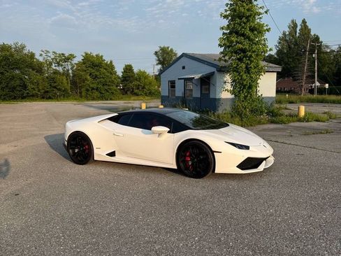 Used 2015 Lamborghini Huracan LP 610-4 AWD/4WD image 3