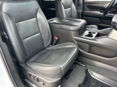 Used 2021 Chevrolet Suburban LT RWD image 10
