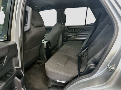 Used 2025 Toyota 4Runner SR5 AWD/4WD image 29