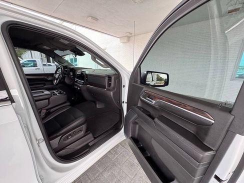 Used 2024 GMC Sierra 1500 SLT RWD image 15