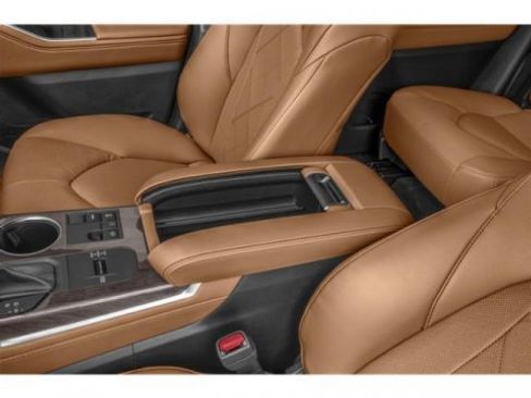 Used 2024 Toyota Highlander Platinum image 14