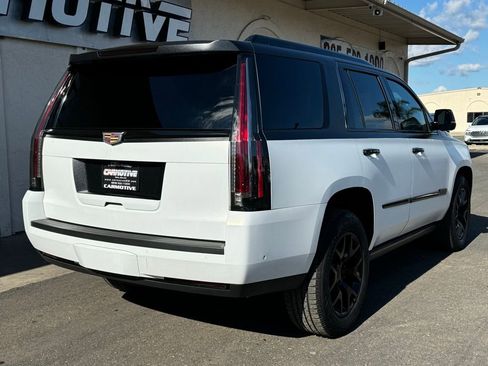 Used 2018 Cadillac Escalade Platinum image 4