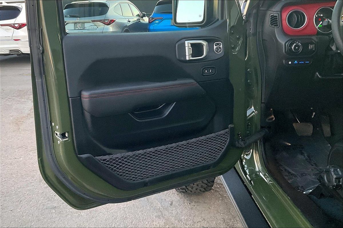 Used 2023 Jeep Wrangler Unlimited Rubicon 4xe AWD/4WD image 9