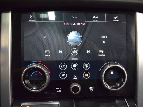 Used 2019 Land Rover Range Rover Long Wheelbase Supercharged AWD/4WD image 26