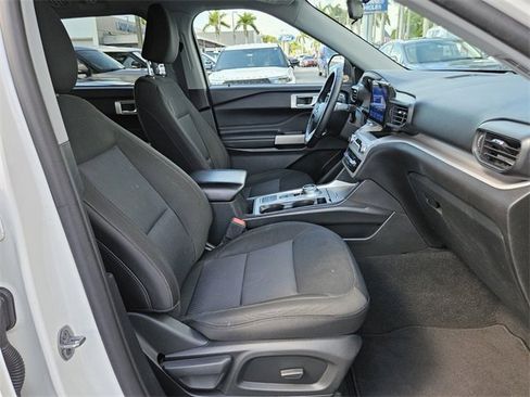 Used 2023 Ford Explorer XLT image 15