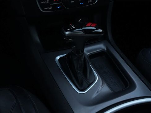 Used 2022 Dodge Charger SXT w/ Leather Interior Group image 15