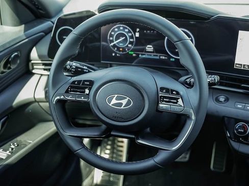 New 2025 Hyundai Elantra SEL FWD image 16