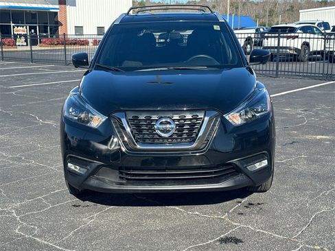 Used 2018 Nissan Kicks SR w/ Exterior Package image 3