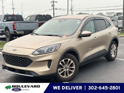 Used 2021 Ford Escape SE w/ Convenience Package FWD image 1