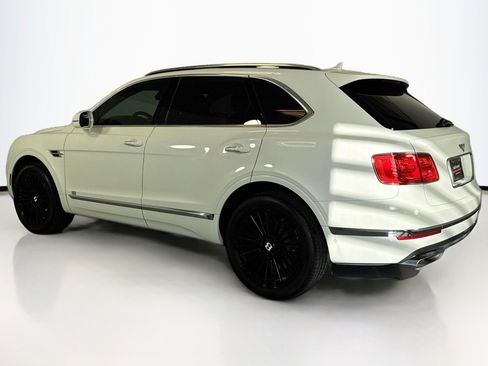 Used 2018 Bentley Bentayga image 7