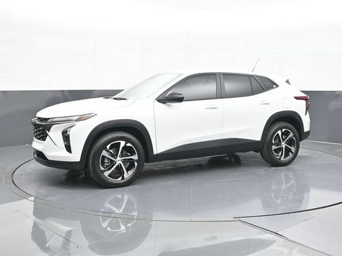 New 2026 Chevrolet Trax RS w/ Driver Confidence Package FWD image 5