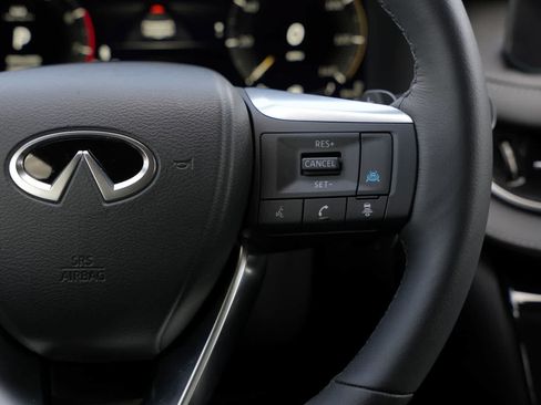 Used 2026 INFINITI QX60 Luxe w/ Cargo Package FWD image 11