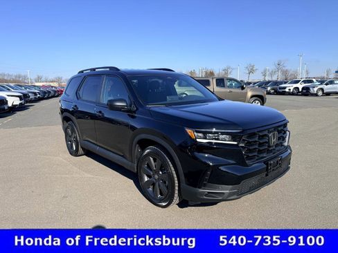 Certified 2025 Honda Pilot Sport image 8