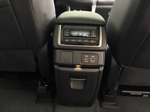 Certified 2025 Subaru Ascent Bronze Edition w/ Popular Package #2 AWD/4WD image 31