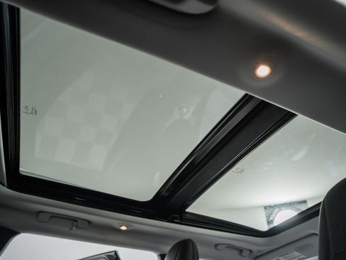 Used 2021 Jeep Cherokee Latitude Lux w/ Sun & Sound Group image 33