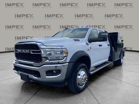 Used 2024 RAM 5500 Tradesman w/ Chrome Appearance Group AWD/4WD image 1
