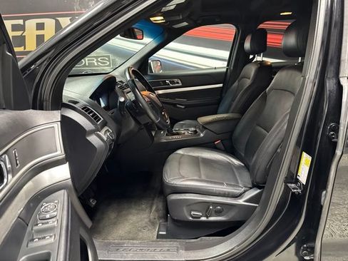 Used 2016 Ford Explorer XLT w/ Equipment Group 202A AWD/4WD image 4