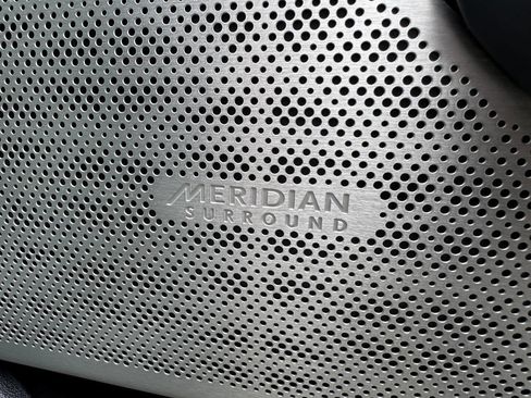 Used 2018 Land Rover Range Rover Velar R-Dynamic HSE image 50