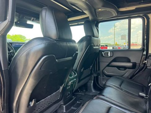 Used 2025 Jeep Wrangler Unlimited Rubicon AWD/4WD image 40