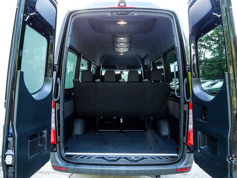 Used 2025 Mercedes-Benz Sprinter 2500 image 27