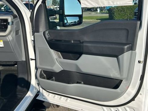 New 2025 Ford F550 2WD Regular Cab Super Duty image 17