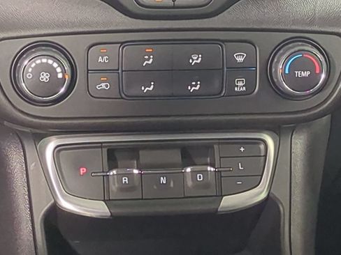 Used 2024 GMC Terrain SLE FWD image 21