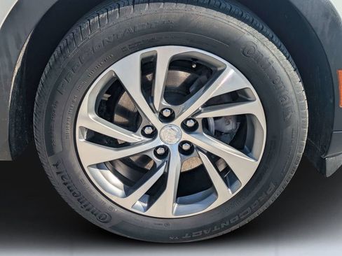 Used 2021 Buick Envision Essence FWD image 11