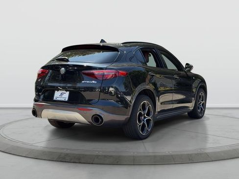 Used 2023 Alfa Romeo Stelvio Ti AWD/4WD image 7