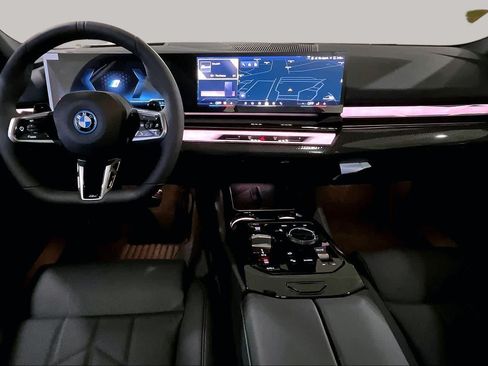 New 2027 BMW 550e xDrive AWD/4WD image 7