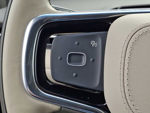 Used 2024 Lincoln Nautilus Premier image 21