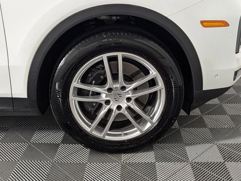 Certified 2024 Porsche Cayenne AWD/4WD image 14