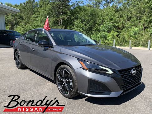 New 2026 Nissan Altima 2.5 SR w/ SR Premium Package FWD image 1