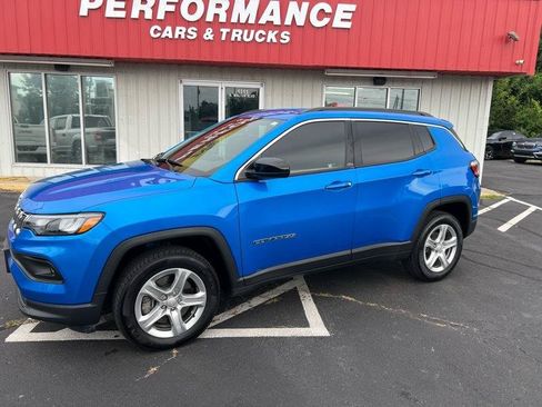 Used 2023 Jeep Compass Latitude w/ Convenience Group AWD/4WD image 20